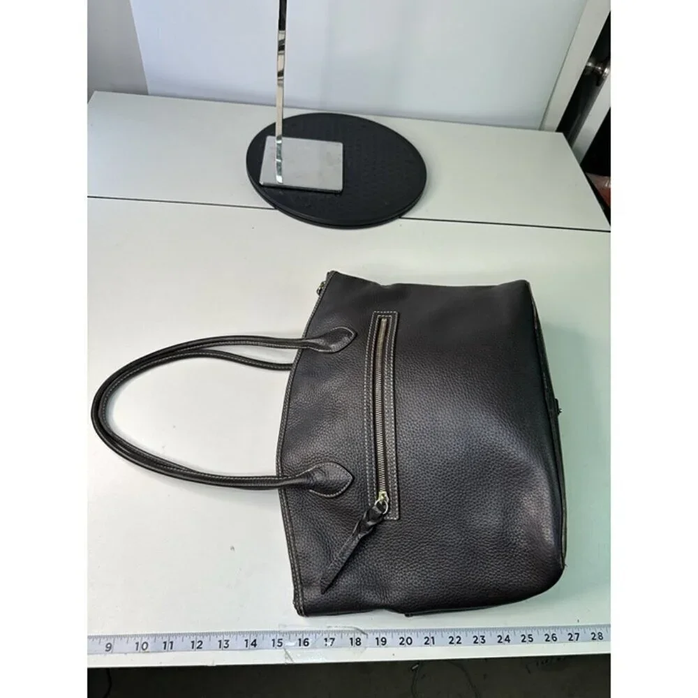 Dooney & Bourke please read